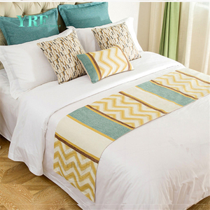 YRF Factory Price Hotel Custom Jacquard Pattern Size of Queen Hotel Bed Runner