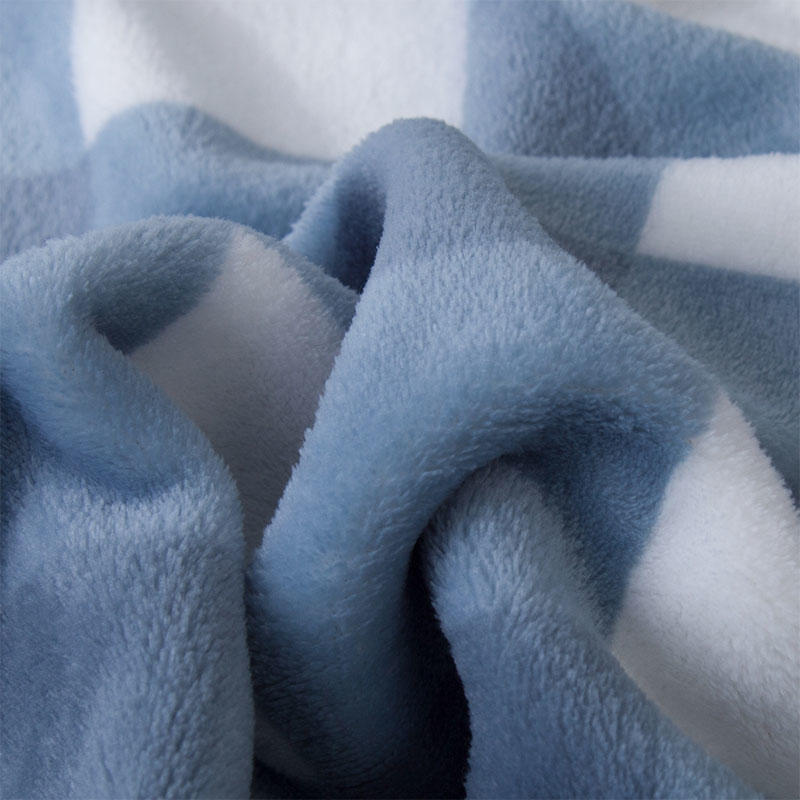 Přikrývky 59 x 78 palců Pohodlný plyšový světle nebesky modrý kostkovaný polyester