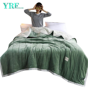 Moderní designová hotelová deka nadýchaná teplá zelená pro manželskou postel